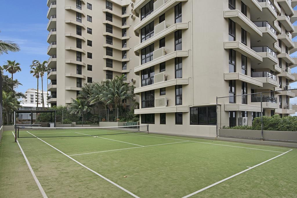 Clubb Coolum Beach Resort Sunshine Coast Exterior photo