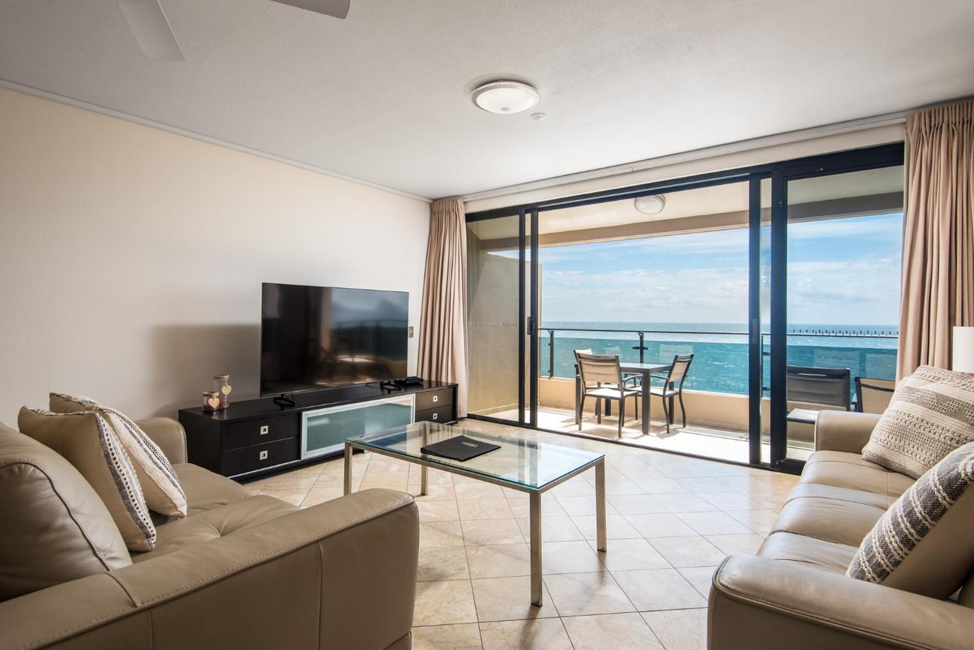 Clubb Coolum Beach Resort Sunshine Coast Exterior photo