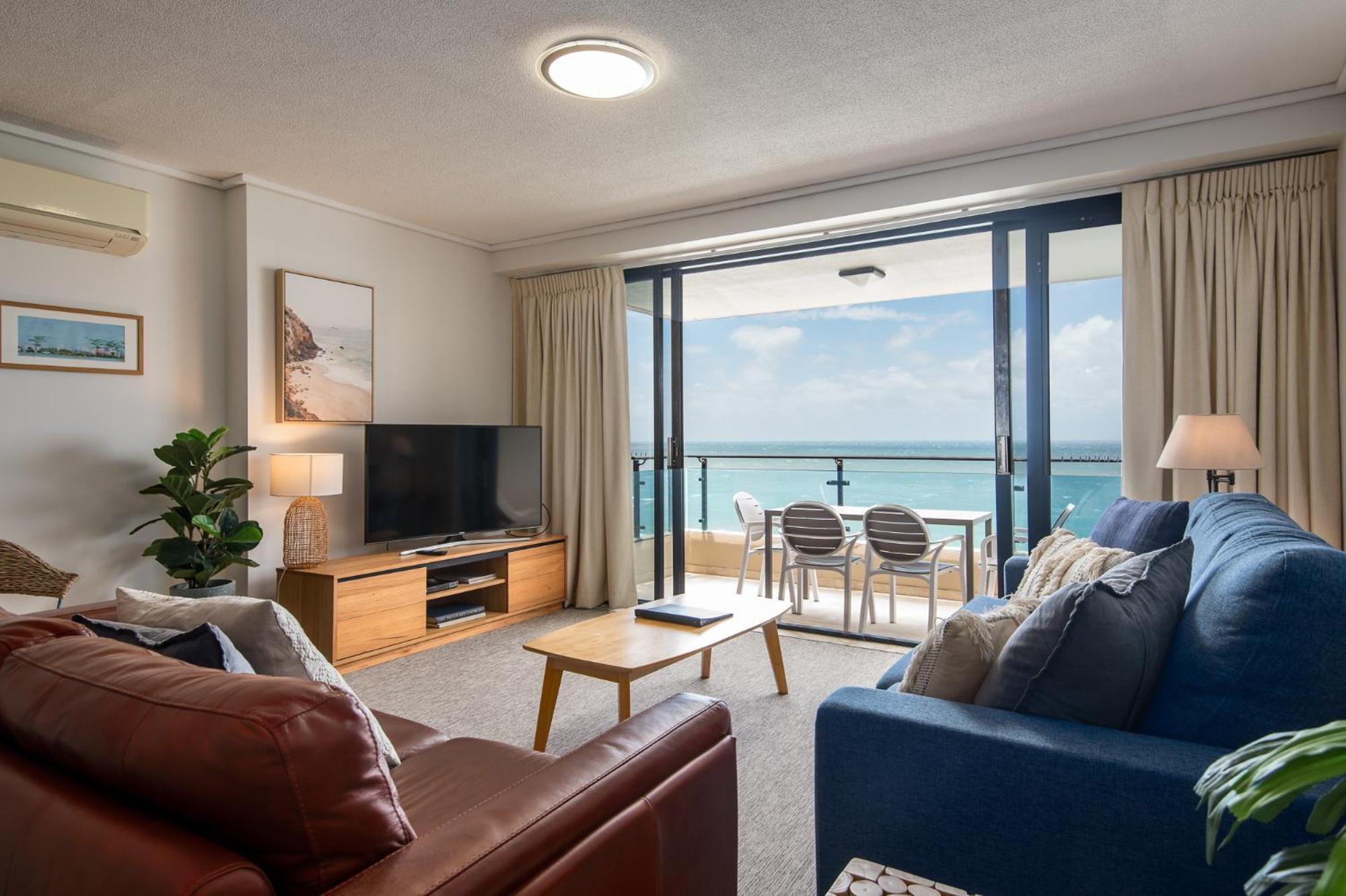 Clubb Coolum Beach Resort Sunshine Coast Exterior photo