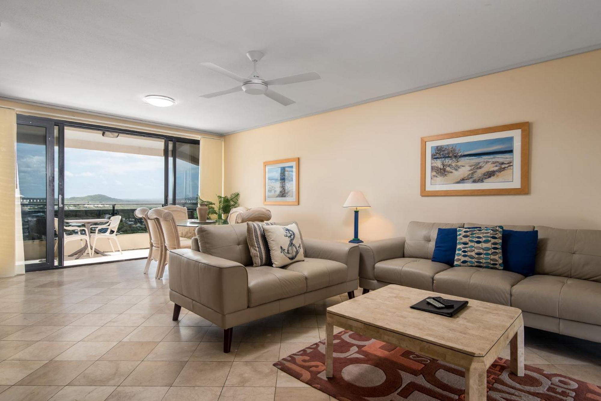 Clubb Coolum Beach Resort Sunshine Coast Exterior photo