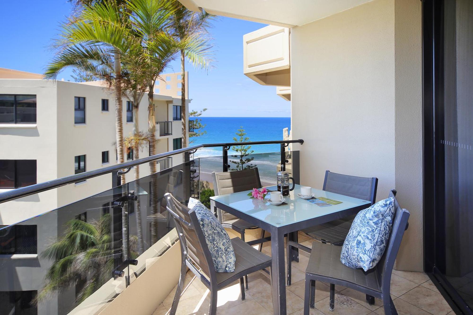 Clubb Coolum Beach Resort Sunshine Coast Exterior photo