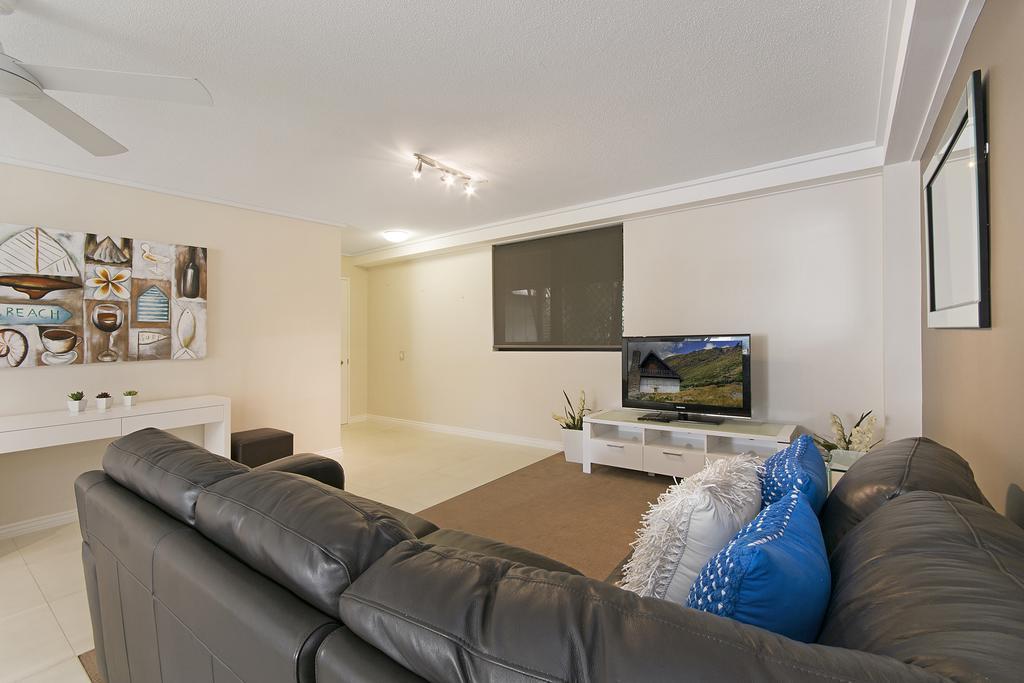 Clubb Coolum Beach Resort Sunshine Coast Exterior photo