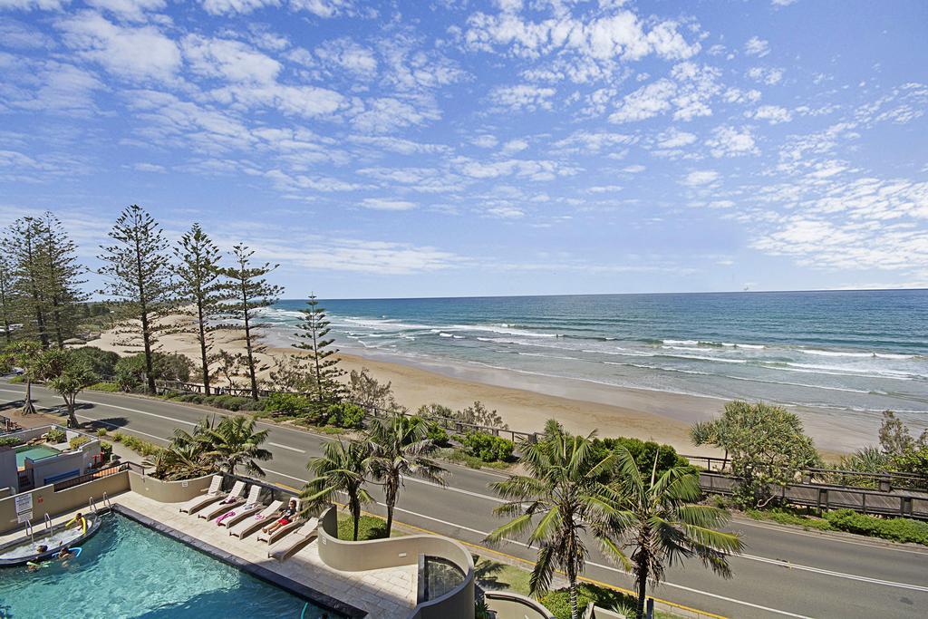Clubb Coolum Beach Resort Sunshine Coast Exterior photo