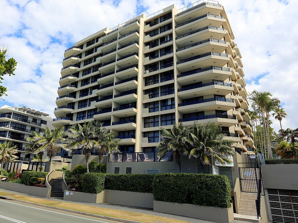 Clubb Coolum Beach Resort Sunshine Coast Exterior photo