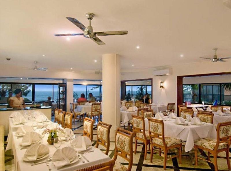 Clubb Coolum Beach Resort Sunshine Coast Exterior photo